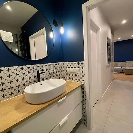 Wola Tower ワルシャワ