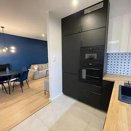 Wola Tower ワルシャワ